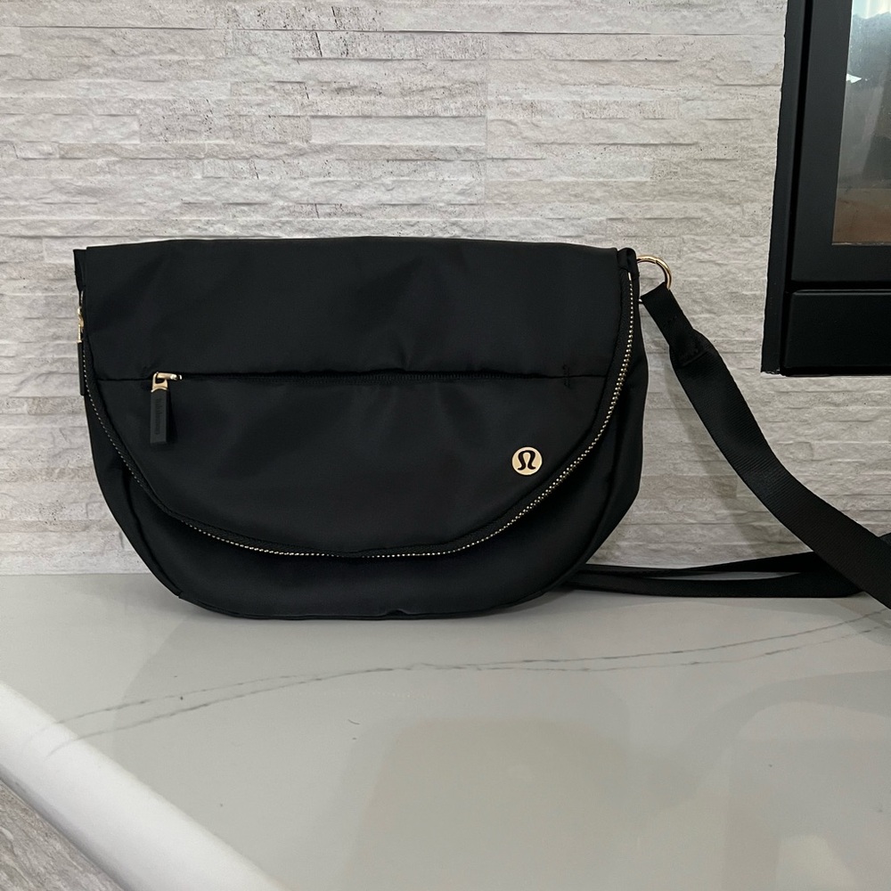 Lululemon 5L Festival Bag